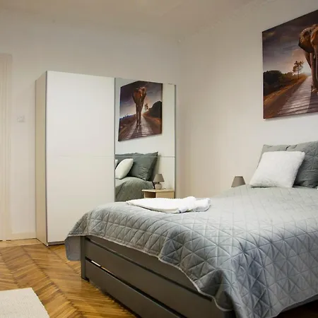 Season One Apartman Segedyn Zewnętrze zdjęcie