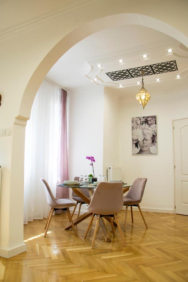 Apartment Season One Szeged