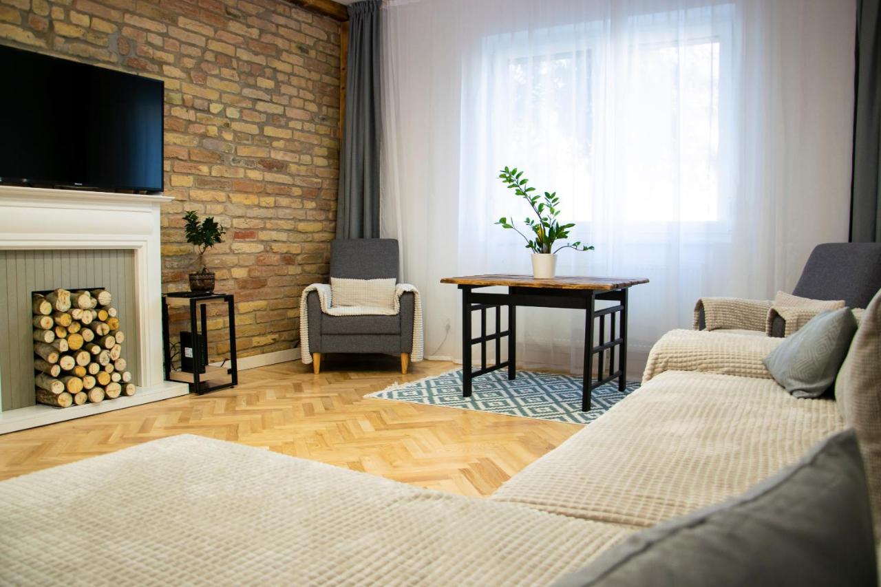Season One Apartment *