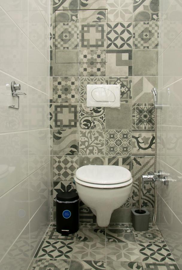 Season One Apartment *